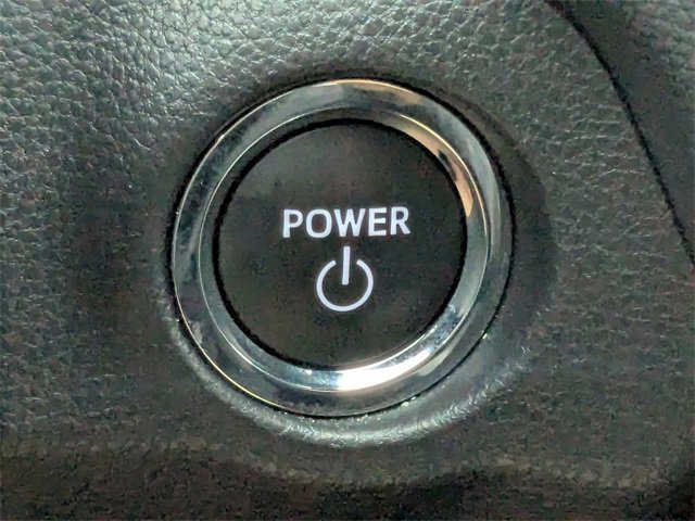 Used 2025 Toyota RAV4 XLE image 31