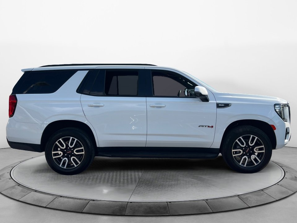 Used 2023 GMC Yukon AT4 w/ Technology Package AWD/4WD image 8