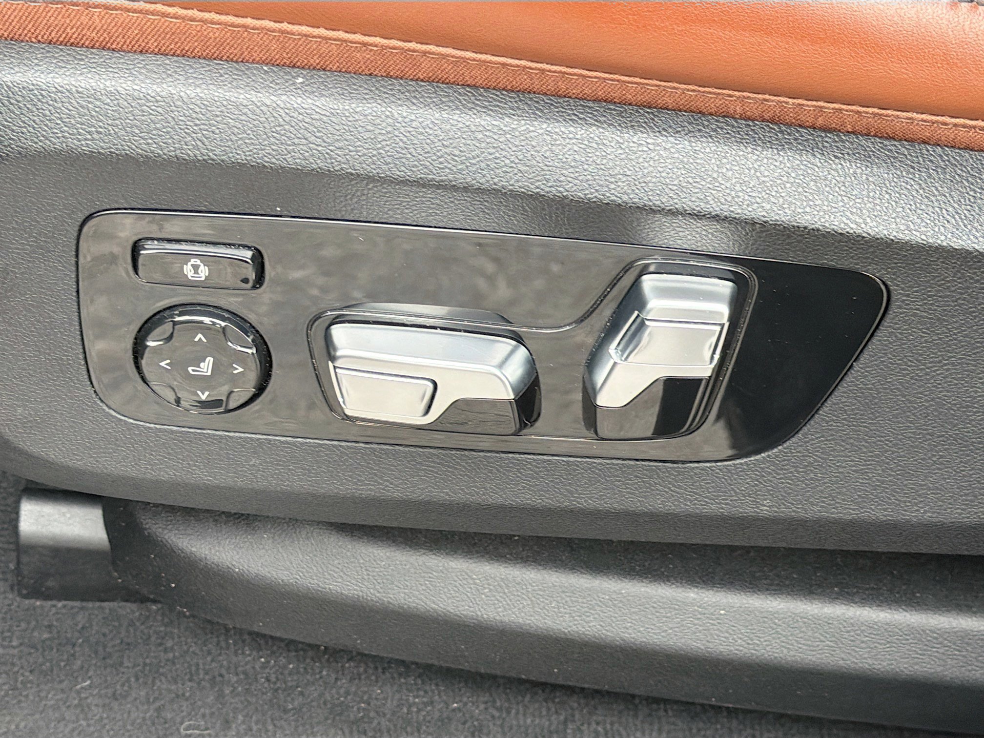 Used 2021 BMW X5 M50i AWD/4WD image 24