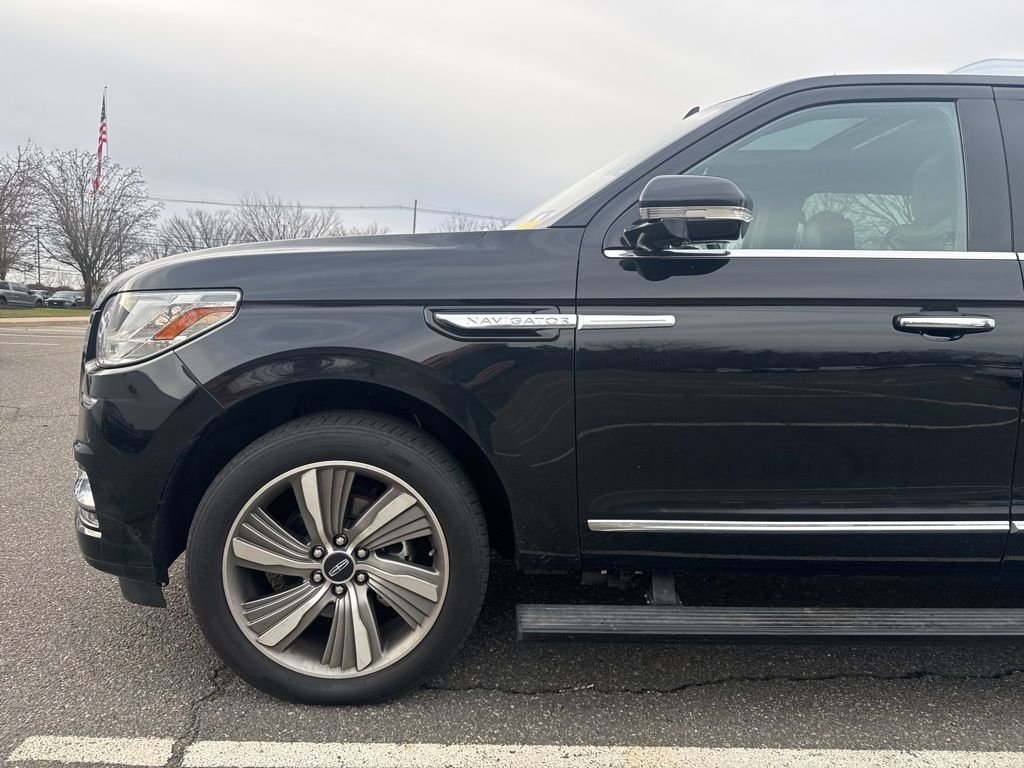 Used 2018 Lincoln Navigator L Reserve w/ Technology Package image 6
