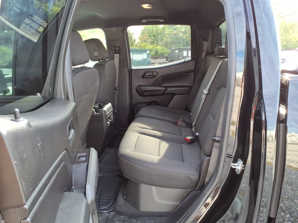 Used 2025 Chevrolet Colorado W/T w/ WT Custom Package RWD image 31