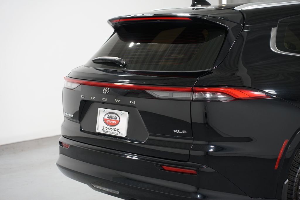 Certified 2025 Toyota Crown Signia image 9