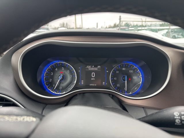 Used 2023 Chrysler Voyager LX image 23