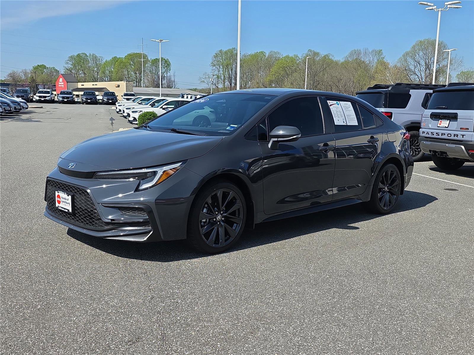 Used 2024 Toyota Corolla SE image 2