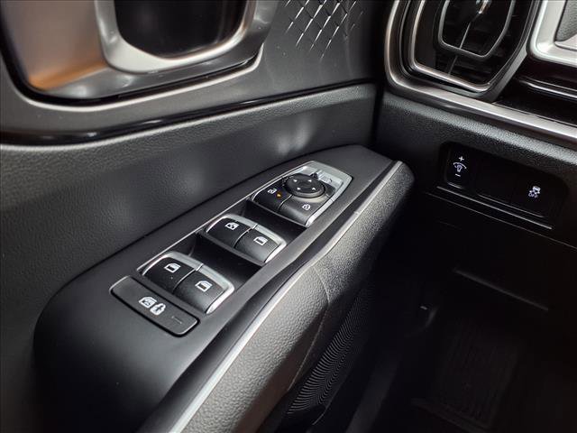 Used 2025 Kia Sorento S image 23