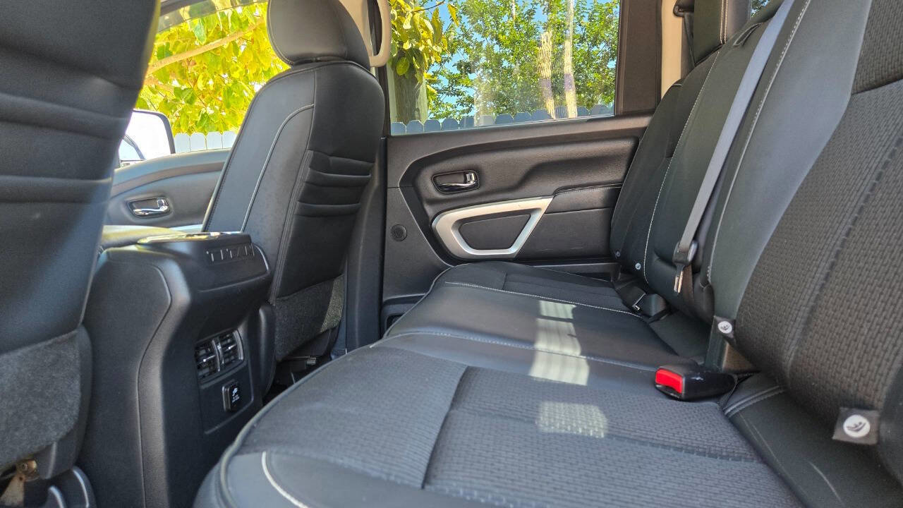 Used 2016 Nissan Titan PRO-4X AWD/4WD image 13