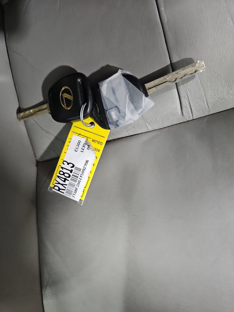 Used 2000 Lexus ES 330 w/ Lexus Value Pkg FWD image 28