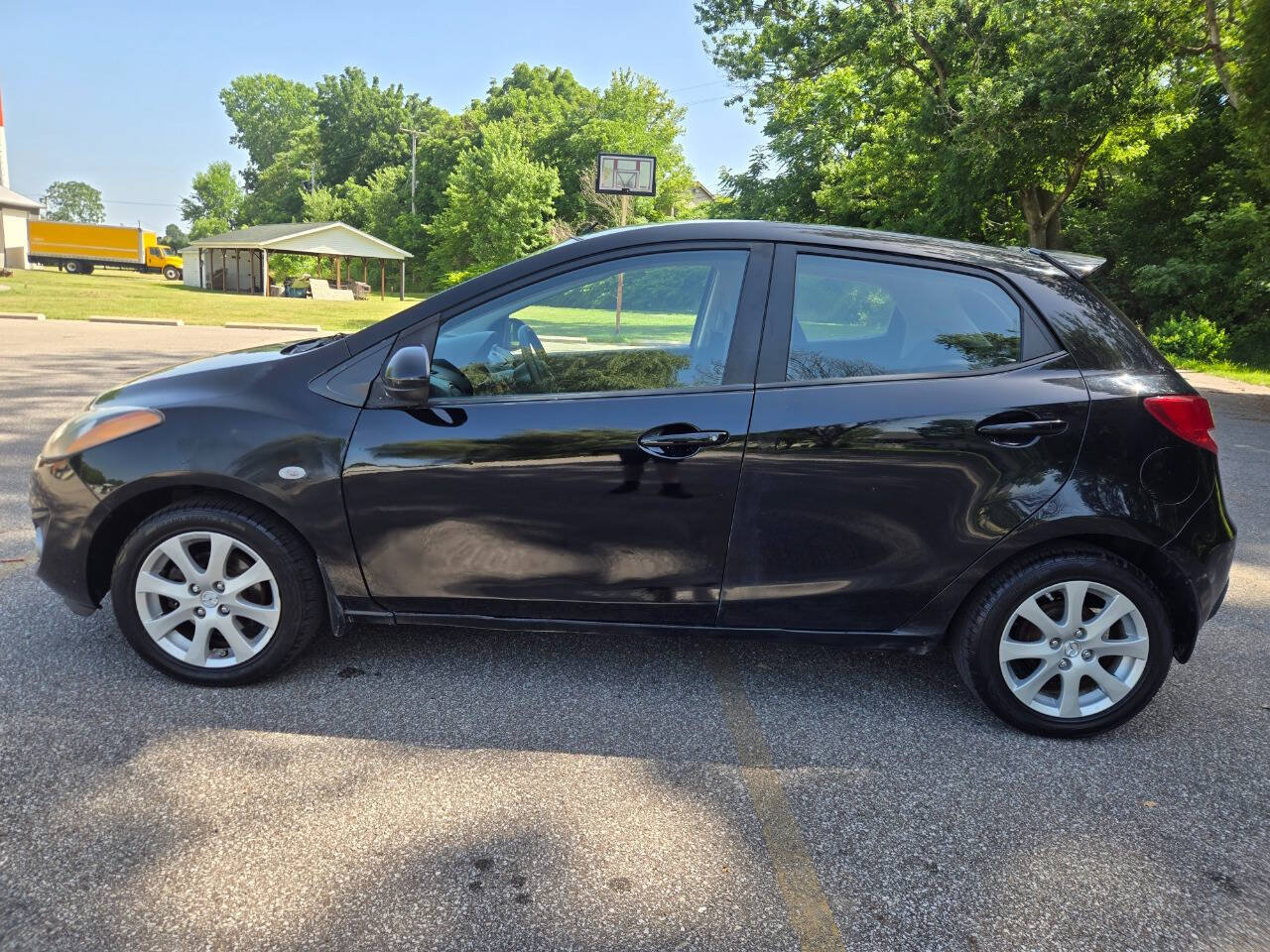 Used 2012 MAZDA MAZDA2 Touring FWD image 4