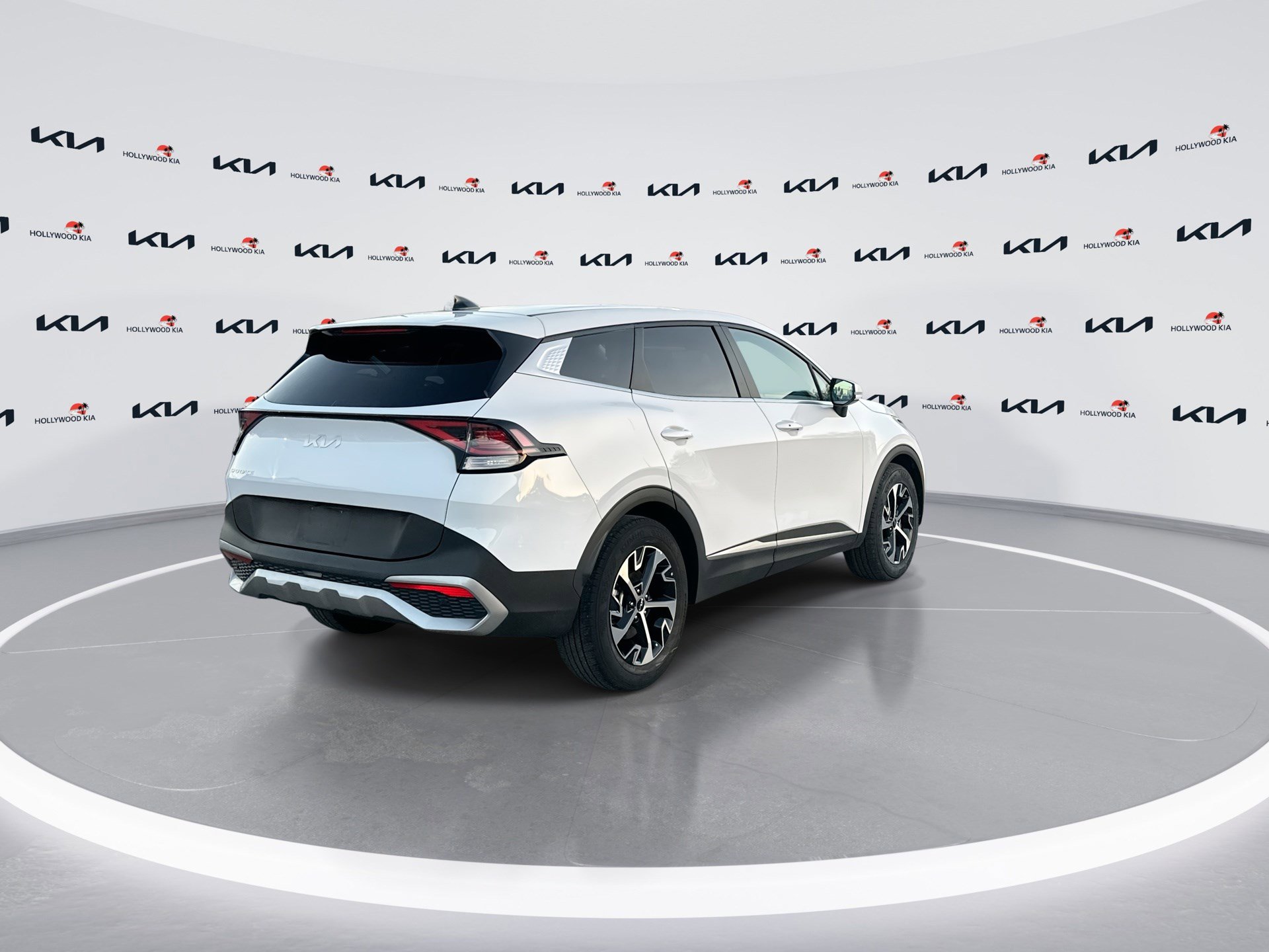 Used 2023 Kia Sportage EX image 8