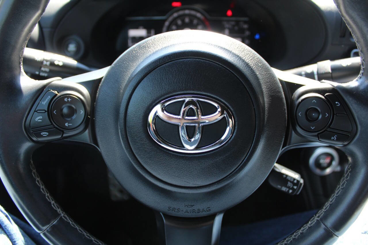 Used 2023 Toyota GR86 Premium RWD image 12