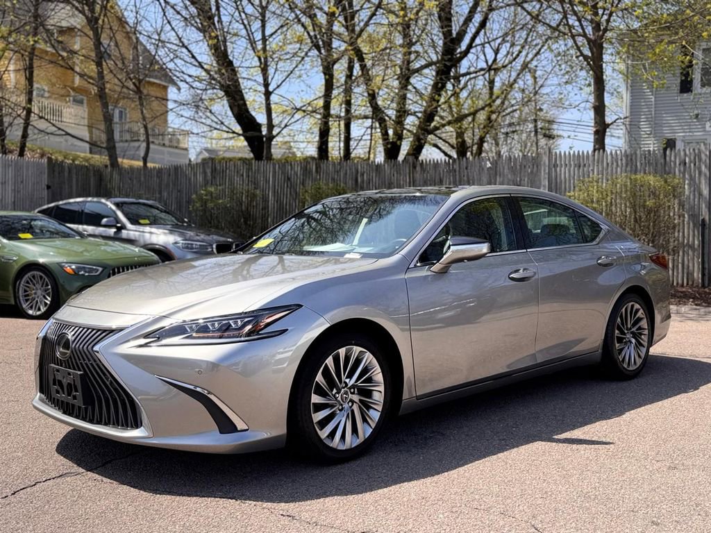Used 2019 Lexus ES 350 Ultra Luxury FWD image 2