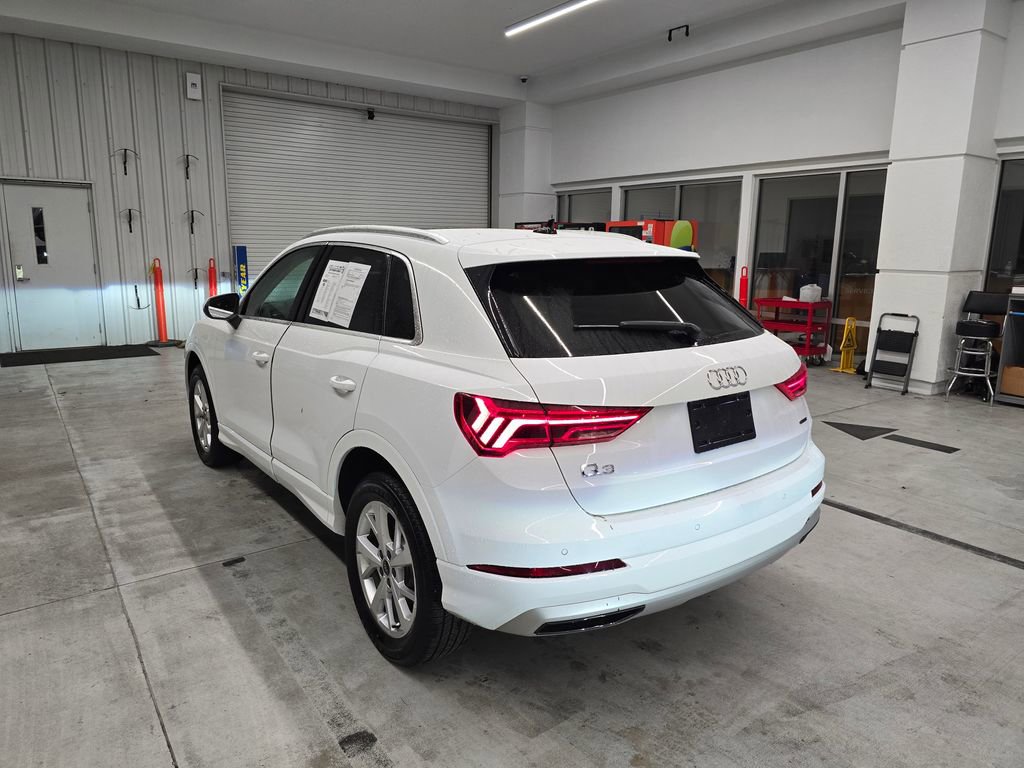 Used 2023 Audi Q3 2.0T Premium image 4