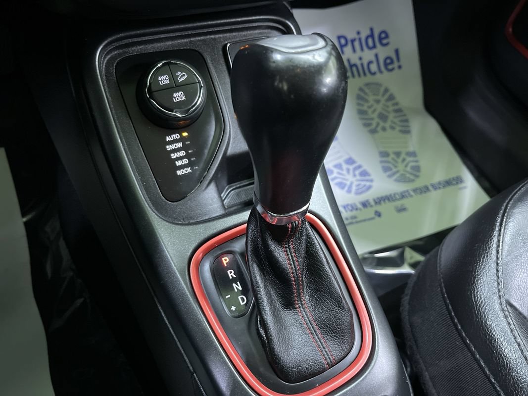 Used 2019 Jeep Compass Trailhawk AWD/4WD image 25