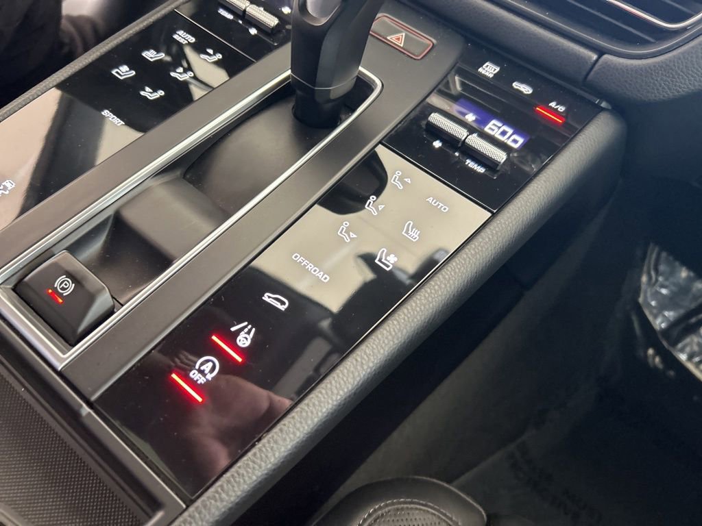 Used 2022 Porsche Macan image 45