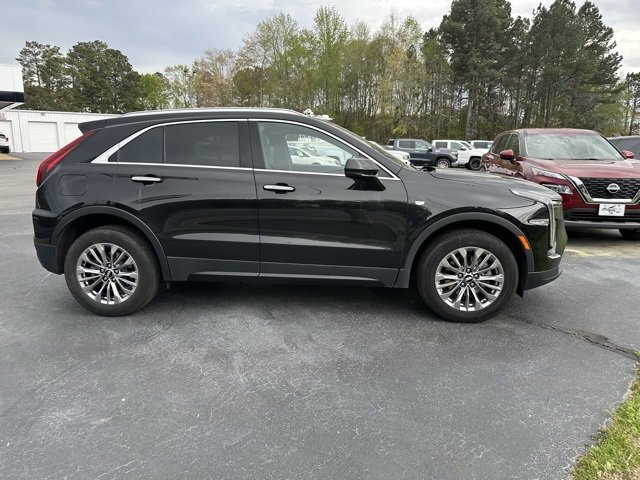 Used 2024 Cadillac XT4 Premium Luxury image 4