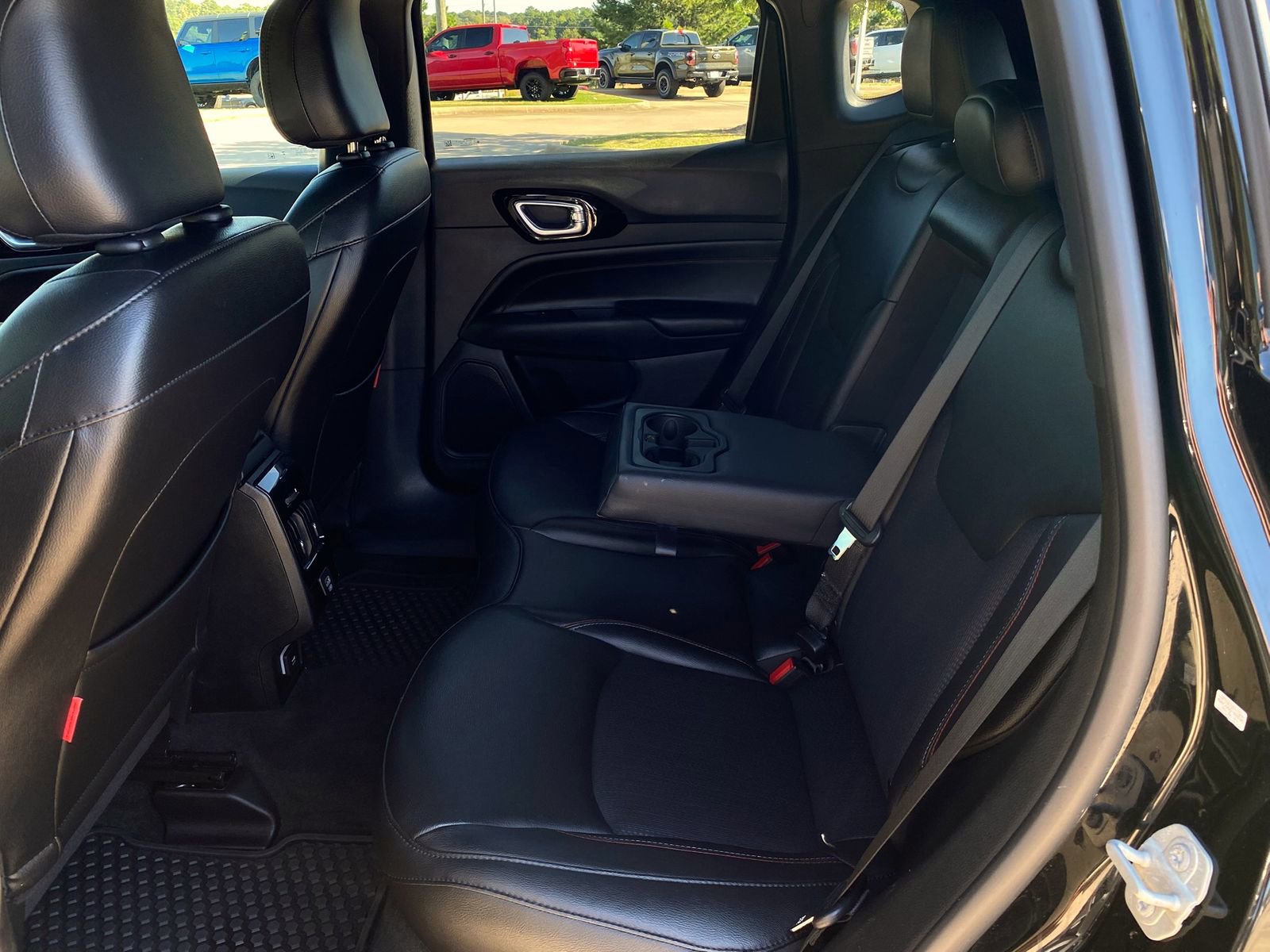 Used 2024 Jeep Compass Trailhawk image 30