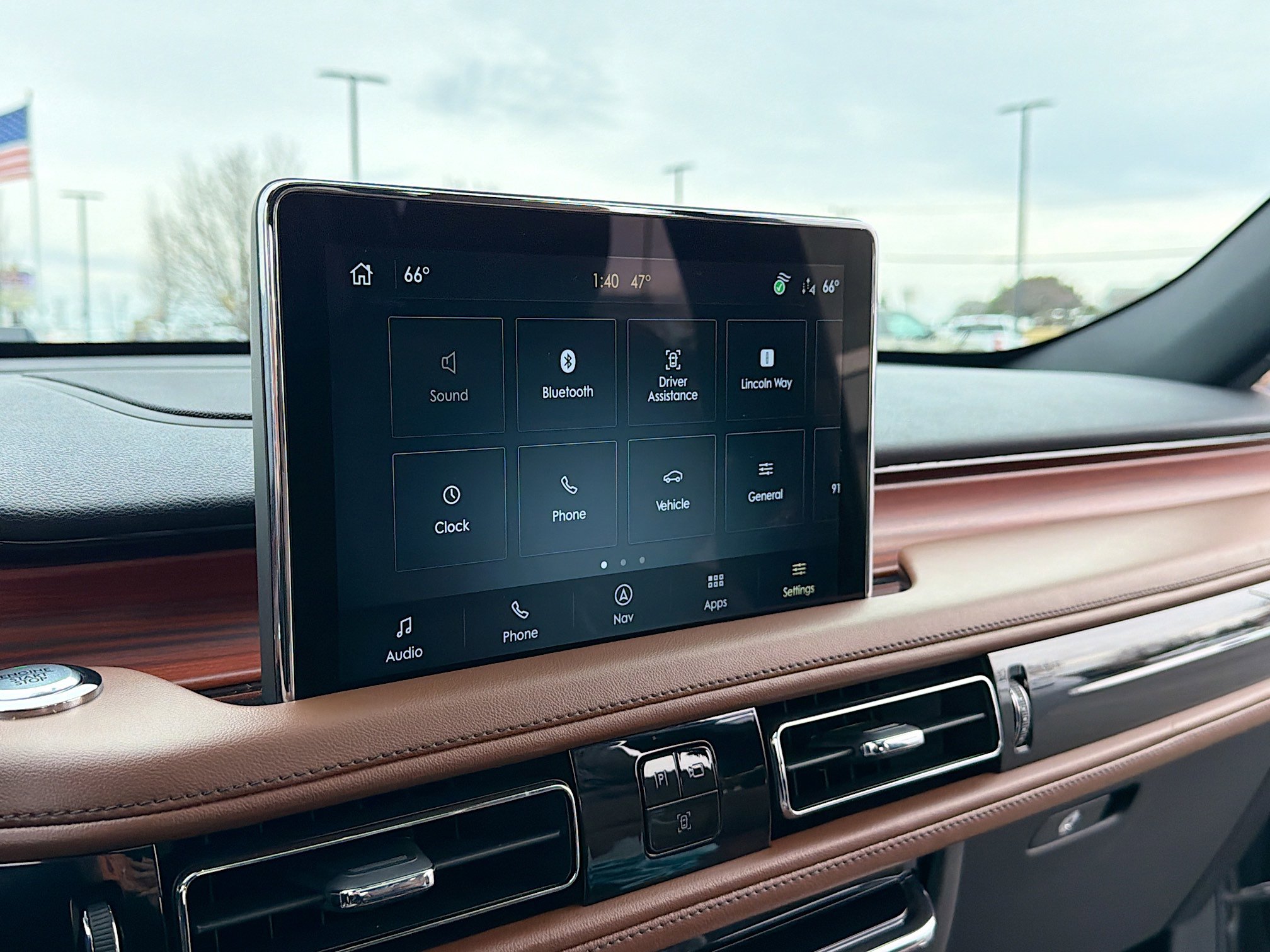 Used 2023 Lincoln Aviator Reserve w/ Equipment Group 201A image 11