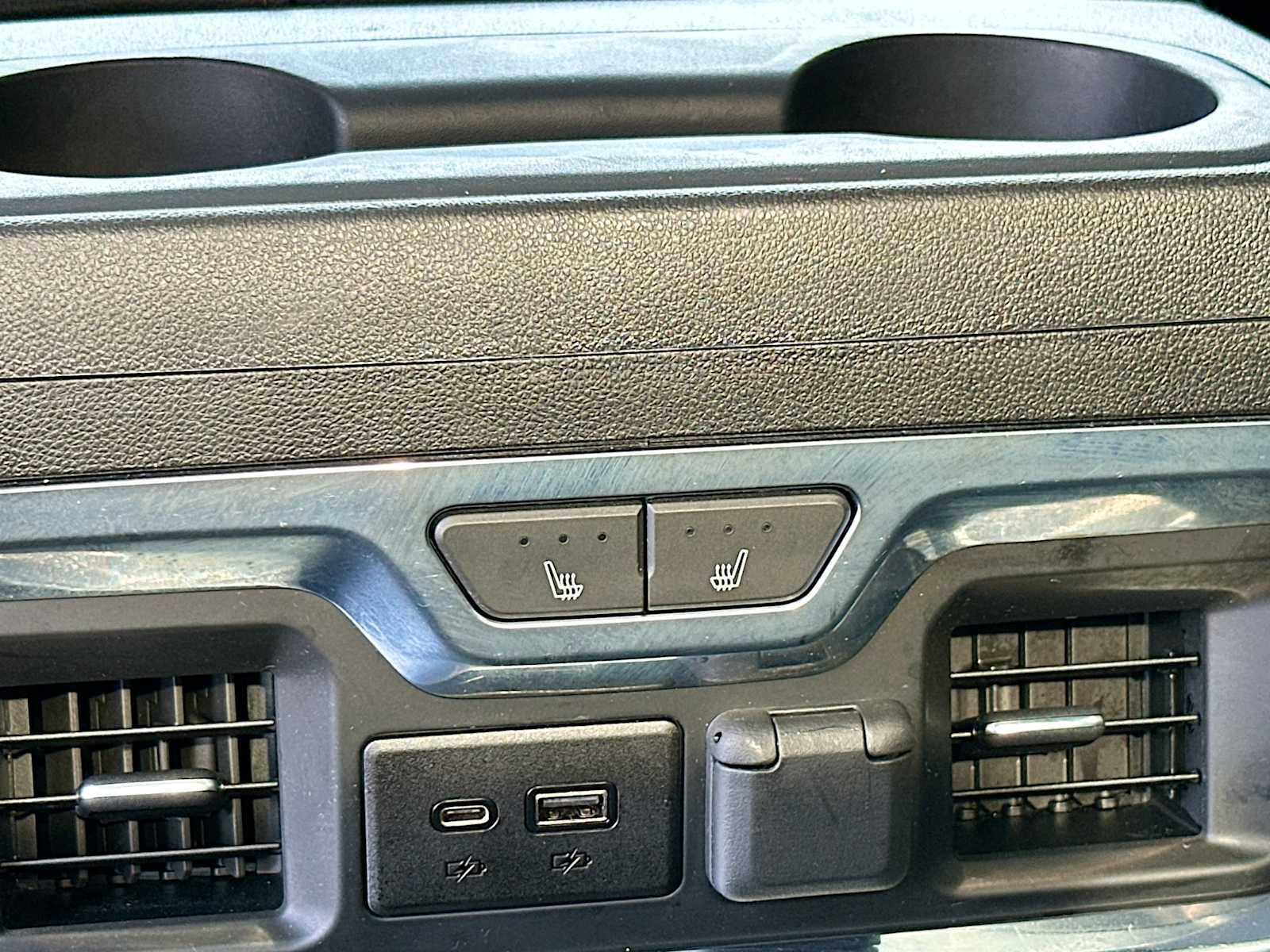 Used 2020 GMC Sierra 2500 AT4 w/ AT4 Premium Package AWD/4WD image 27