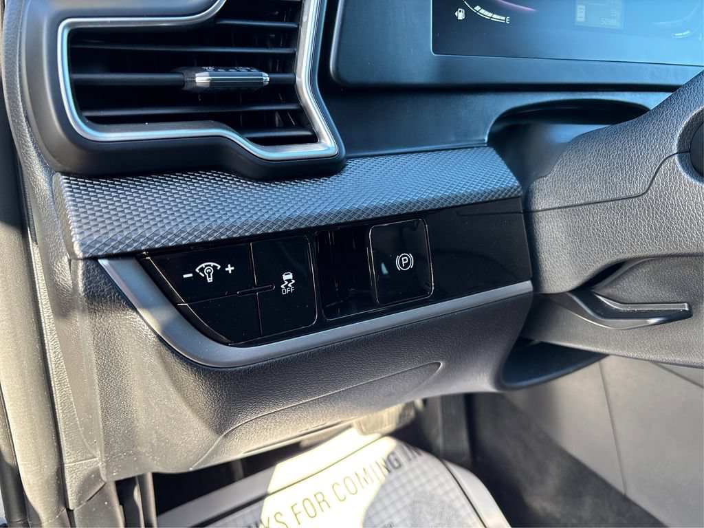 Certified 2023 Kia Sportage LX AWD/4WD image 36