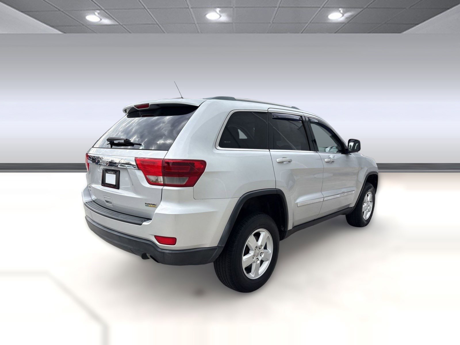 Used 2011 Jeep Grand Cherokee Laredo image 8
