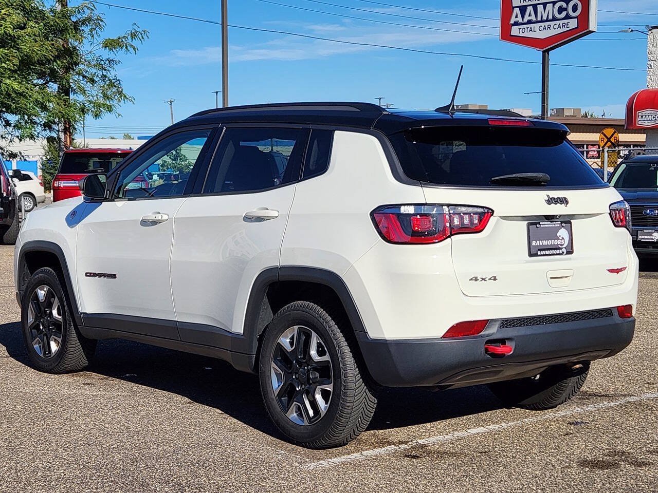 Used 2018 Jeep Compass Trailhawk w/ Leather Interior Group AWD/4WD image 9