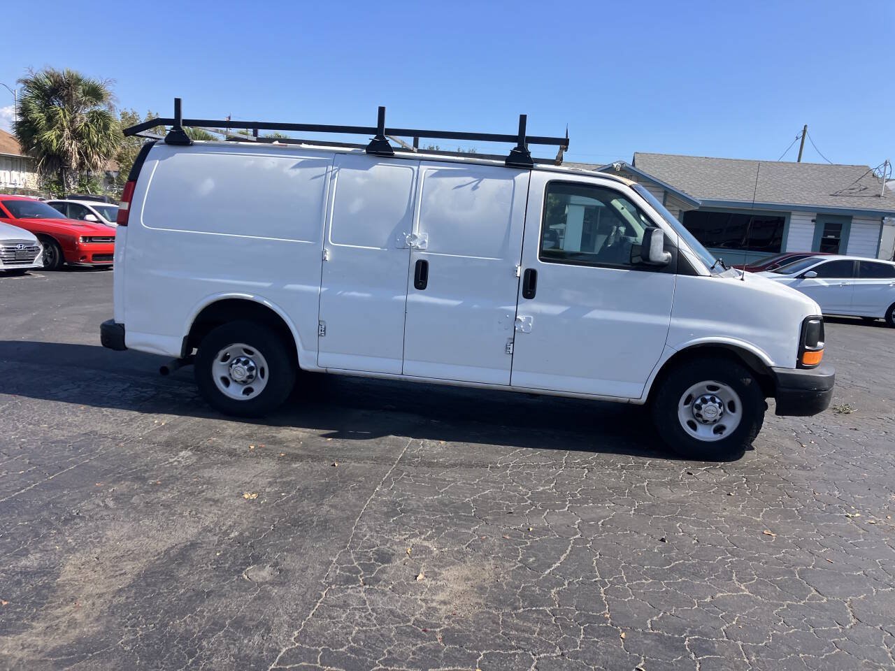 Used 2010 Chevrolet Express 2500 RWD image 14