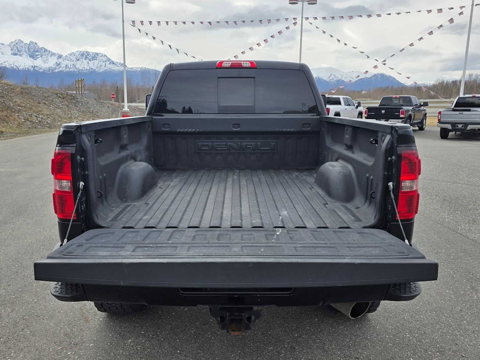 Used 2015 GMC Sierra 2500 Denali w/ Duramax Plus Package AWD/4WD image 13