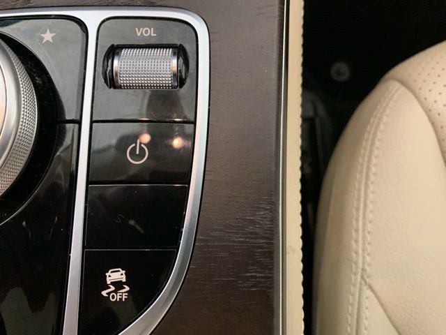 Used 2019 Mercedes-Benz GLC 300 4MATIC image 28