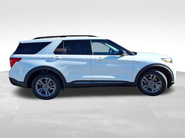 Certified 2023 Ford Explorer XLT w/ Equipment Group 202A image 11