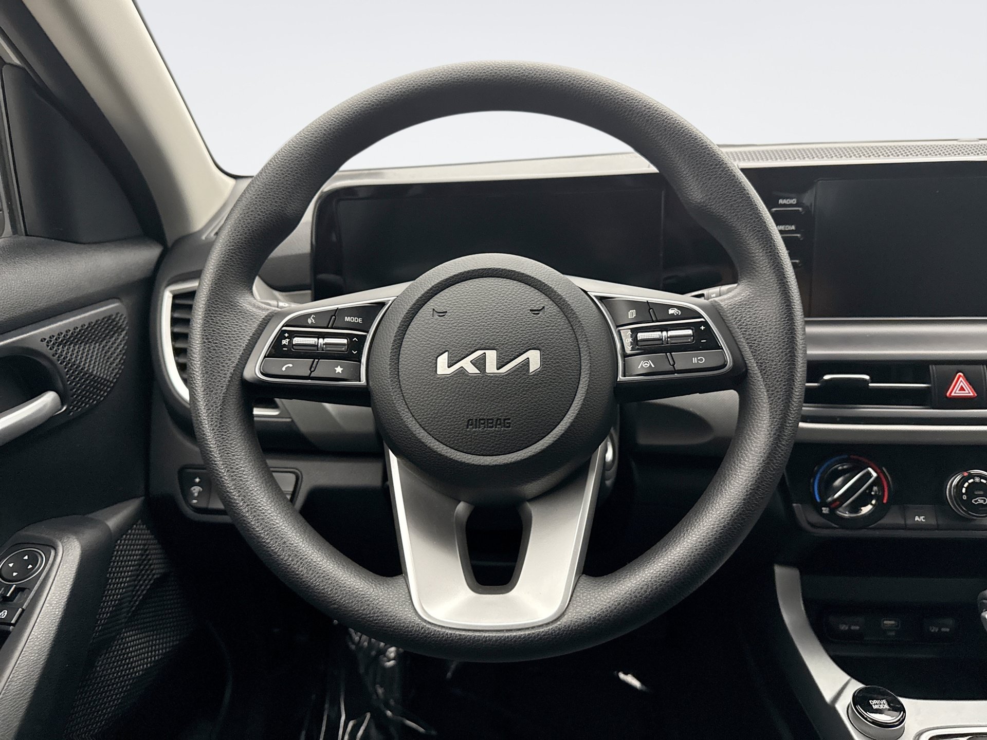 Used 2026 Kia Seltos LX AWD/4WD image 12