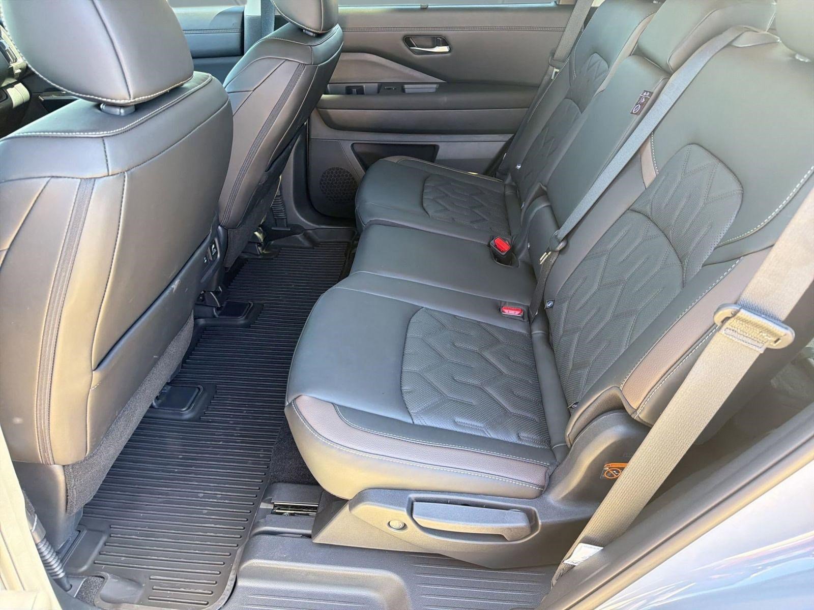 New 2026 Nissan Pathfinder Platinum image 15