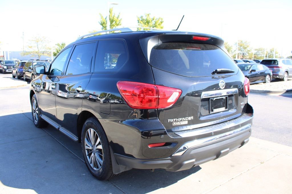 Used 2018 Nissan Pathfinder SL w/ Cargo Package image 5