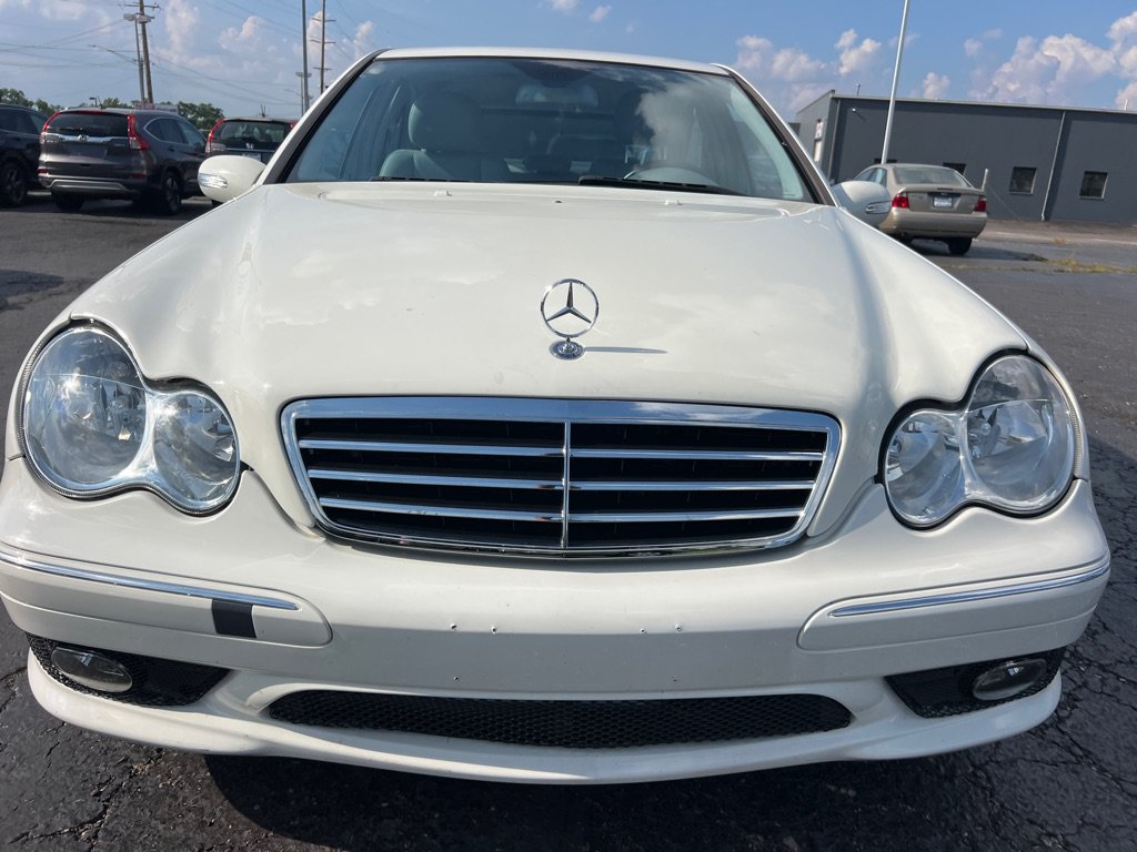 Used 2007 Mercedes-Benz C 230 Sedan image 2
