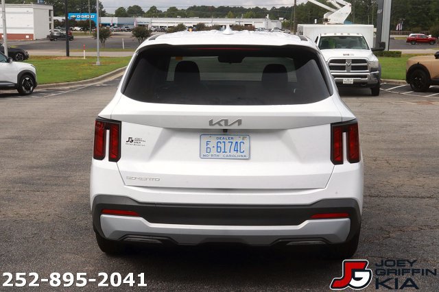 Certified 2026 Kia Sorento LX FWD image 6