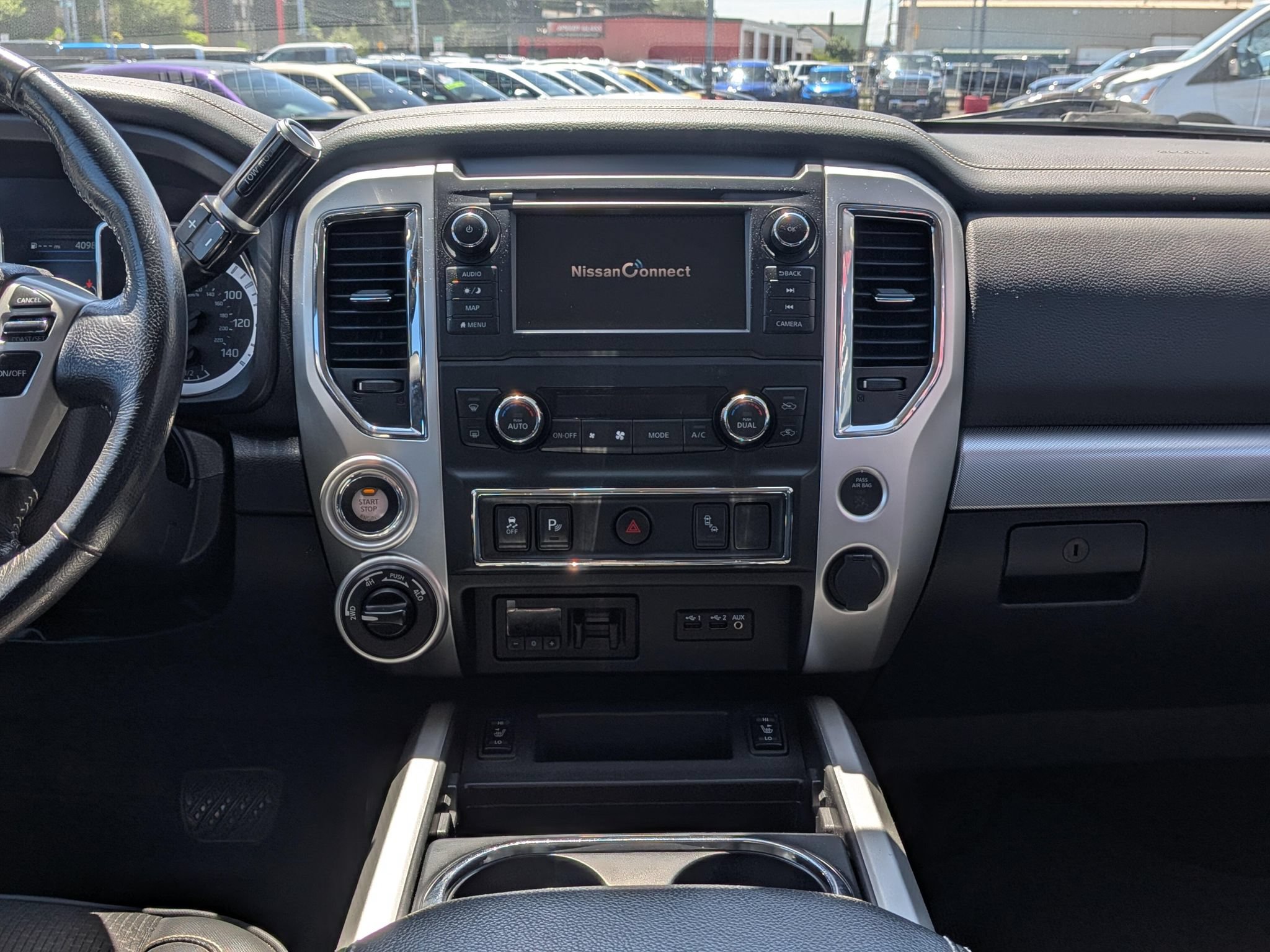 Used 2019 Nissan Titan PRO-4X AWD/4WD image 11