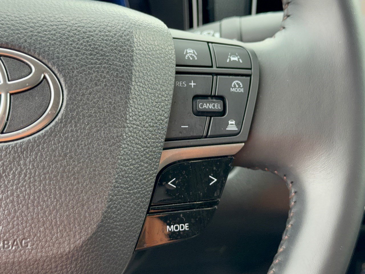 Used 2025 Toyota Camry XLE FWD image 19