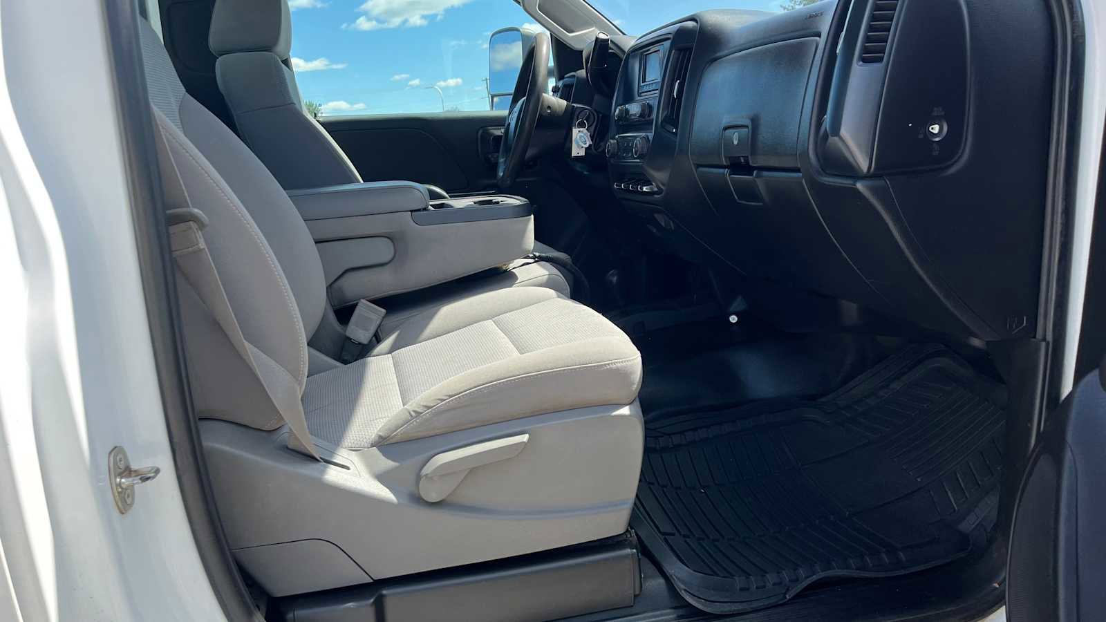 Used 2015 Chevrolet Silverado 3500 W/T w/ Snow Plow Prep Package image 10