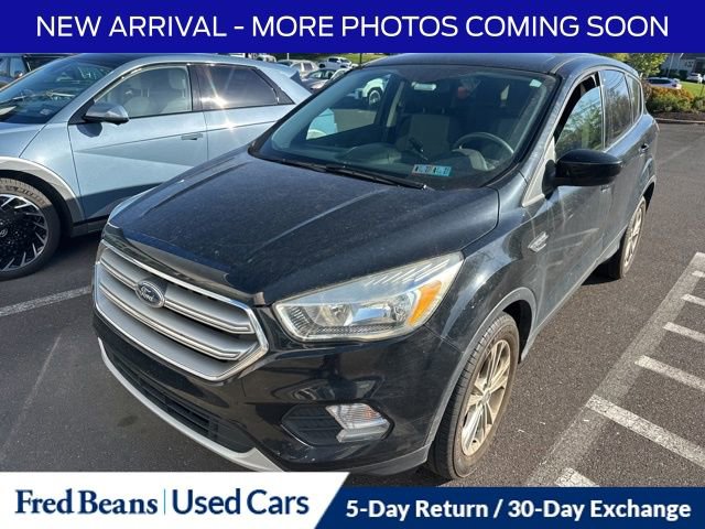 Used 2017 Ford Escape SE AWD/4WD image 2