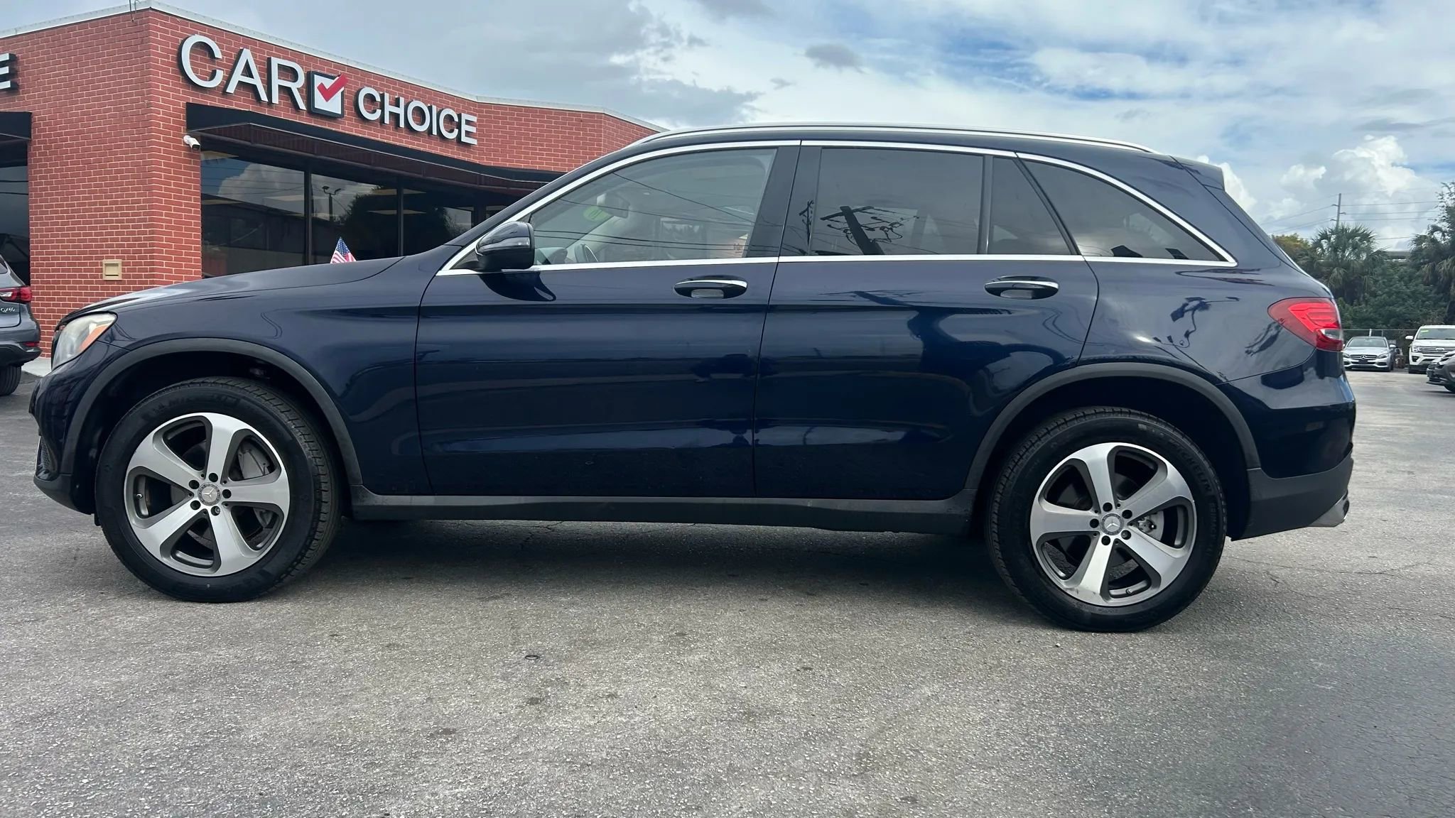 Used 2016 Mercedes-Benz GLC 300 image 1
