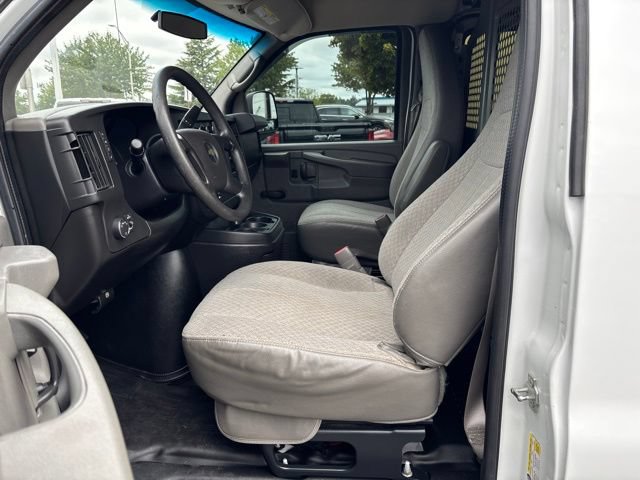 Used 2011 Chevrolet Express 2500 RWD image 9