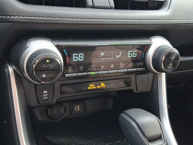 Used 2025 Toyota RAV4 XLE image 15