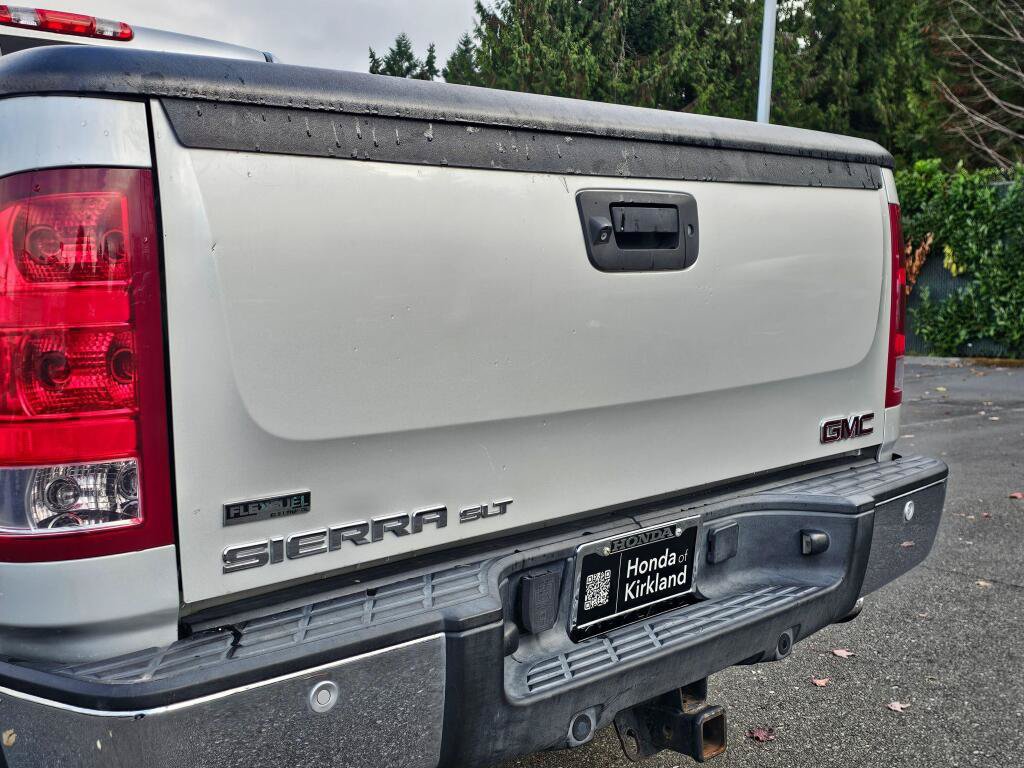 Used 2011 GMC Sierra 1500 SLT w/ Chrome Essentials Package AWD/4WD image 16