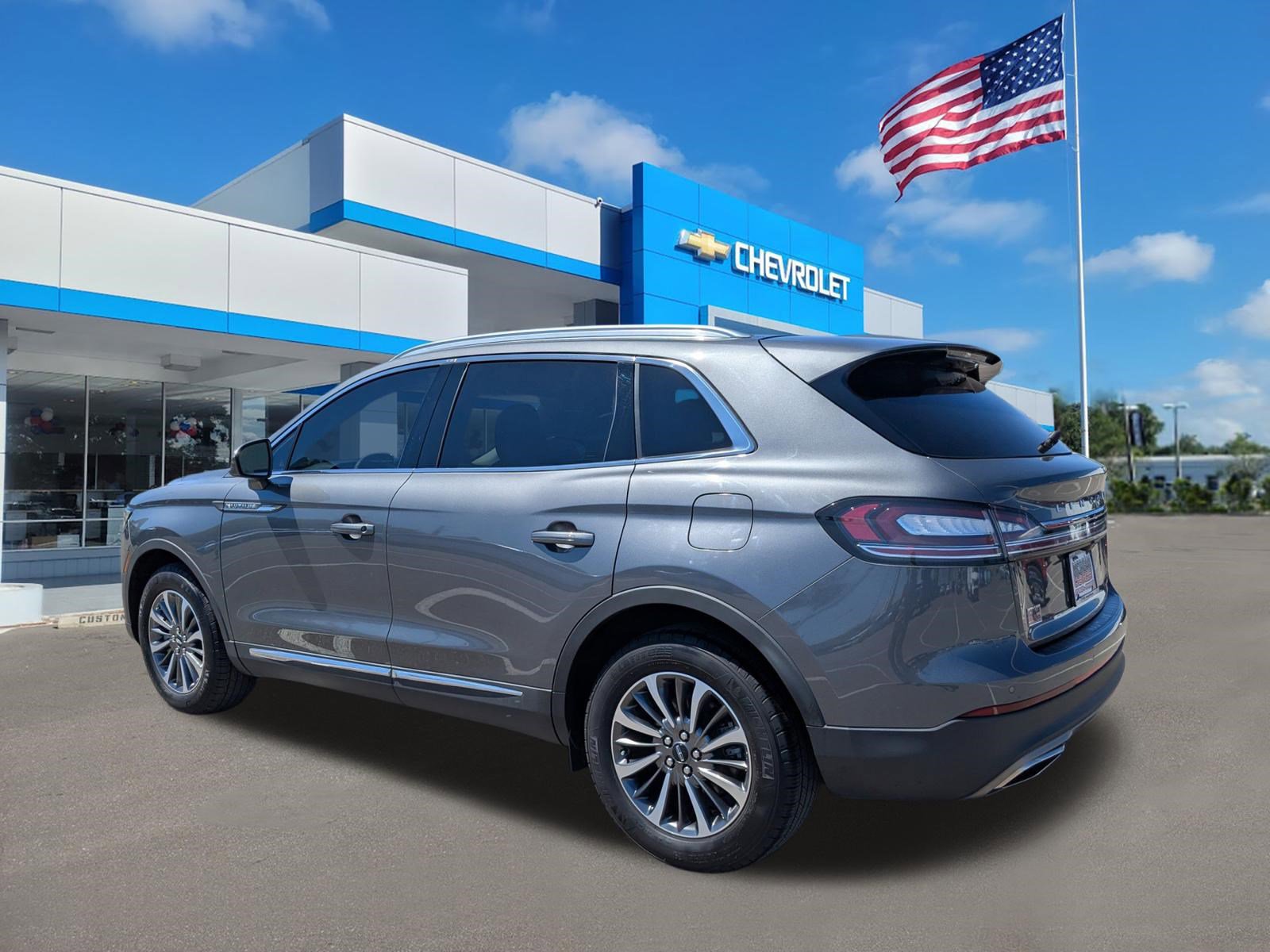 Used 2023 Lincoln Nautilus FWD w/ Premium Package image 6