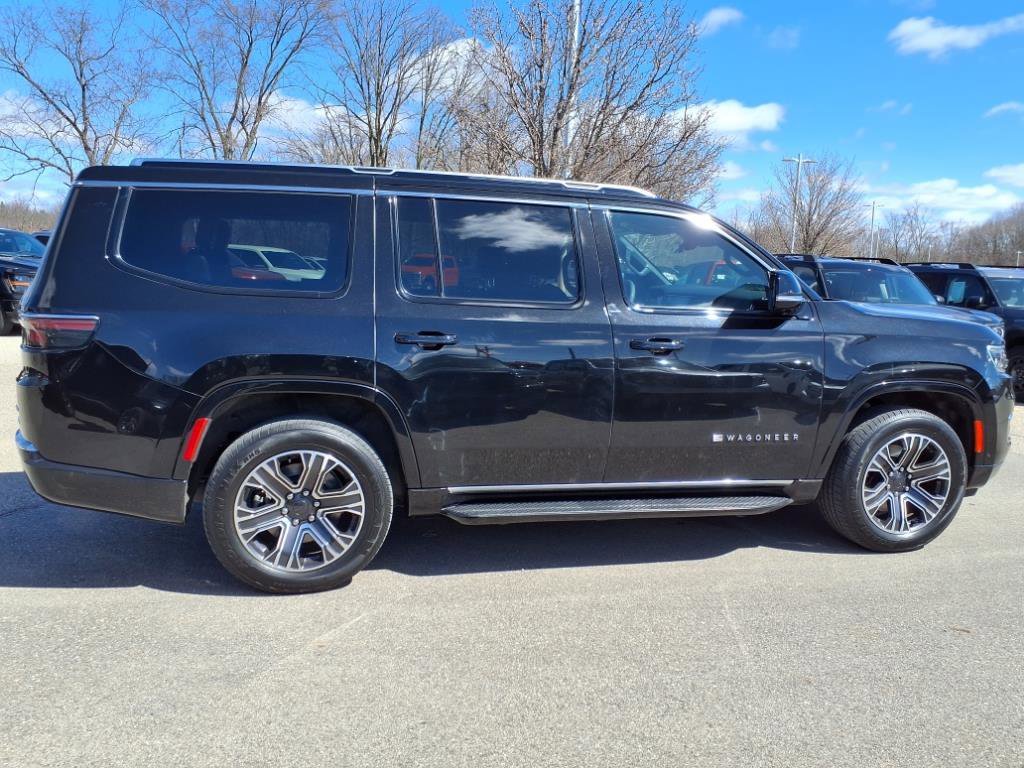 Used 2024 Jeep Wagoneer Series II w/ Flexible Seating Group image 9