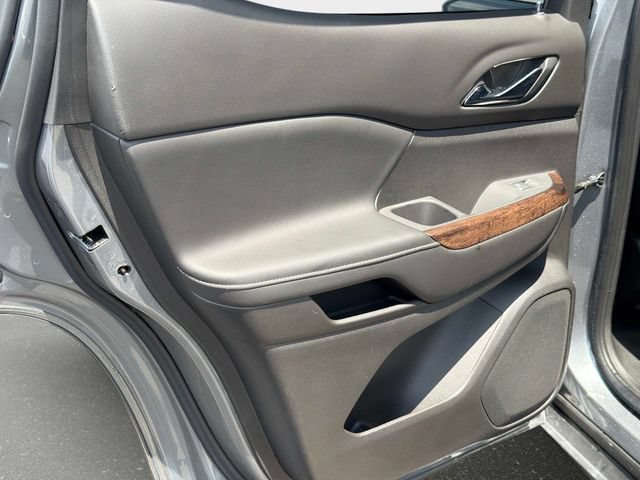 Used 2021 GMC Acadia Denali w/ Denali Technology Package FWD image 11