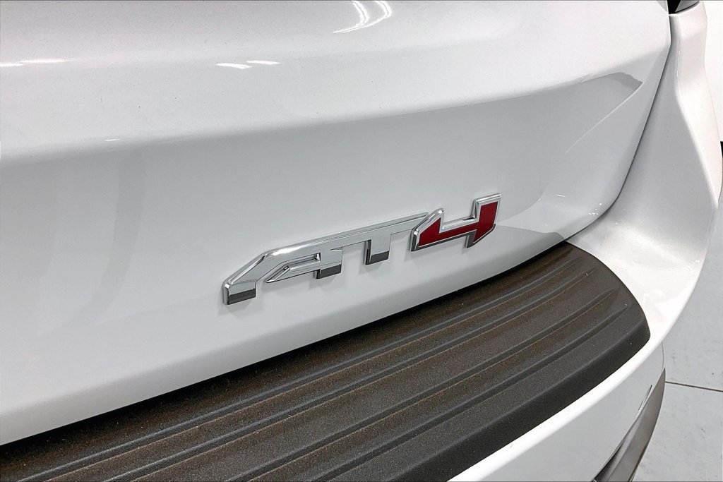 New 2027 GMC Yukon XL AT4 w/ AT4 Premium Plus Package AWD/4WD image 32