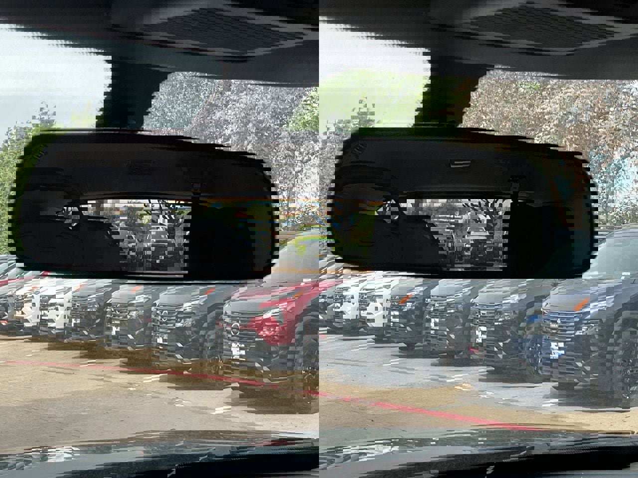 Used 2025 Nissan Pathfinder SV image 28