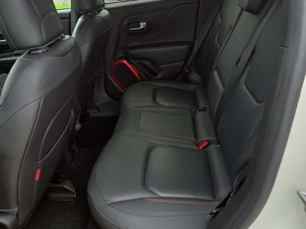 Used 2019 Jeep Renegade Trailhawk AWD/4WD image 9