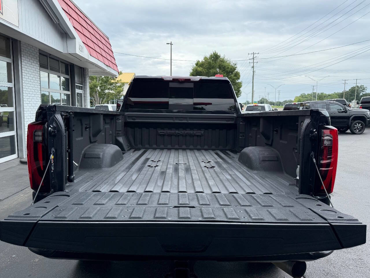 Used 2024 GMC Sierra 3500 Denali Ultimate image 10