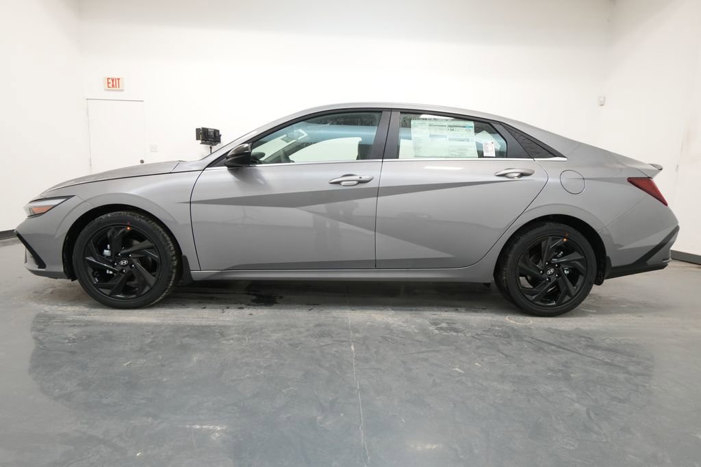 New 2026 Hyundai Elantra SEL Sport image 4